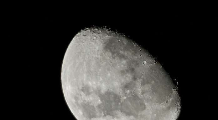 Luna în relație cu Saturn