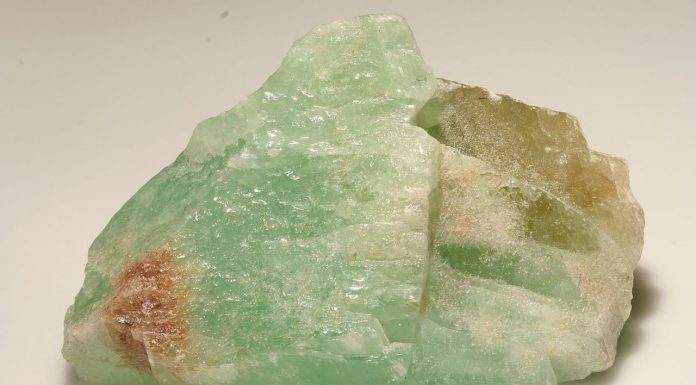 Pietre prețioase pentru Rac