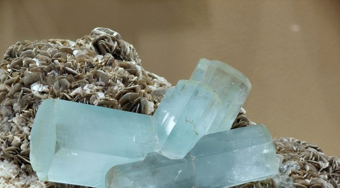 Cristale norocoase pentru zodia Pești acvamarin