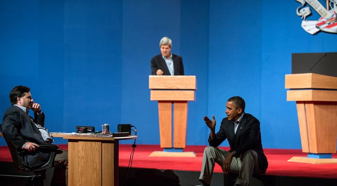 Interpretare vis in care apare dezbatere