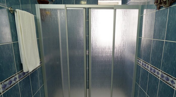 Interpretare vis in care apare dus (cabina de dus)