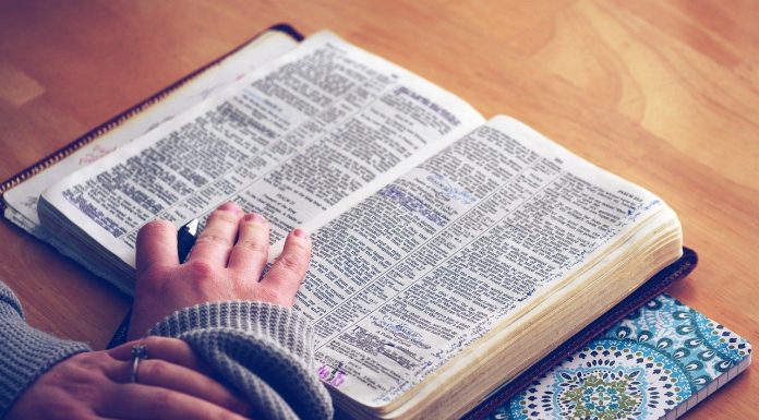 Interpretare vis in care apare o Biblie