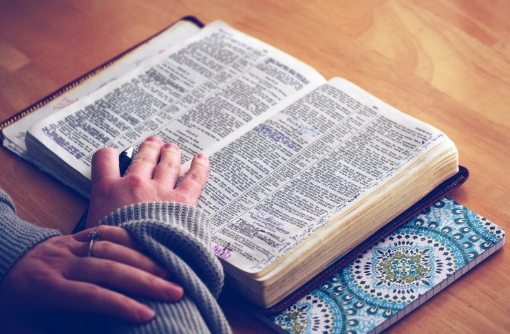 Interpretare vis in care apare o Biblie