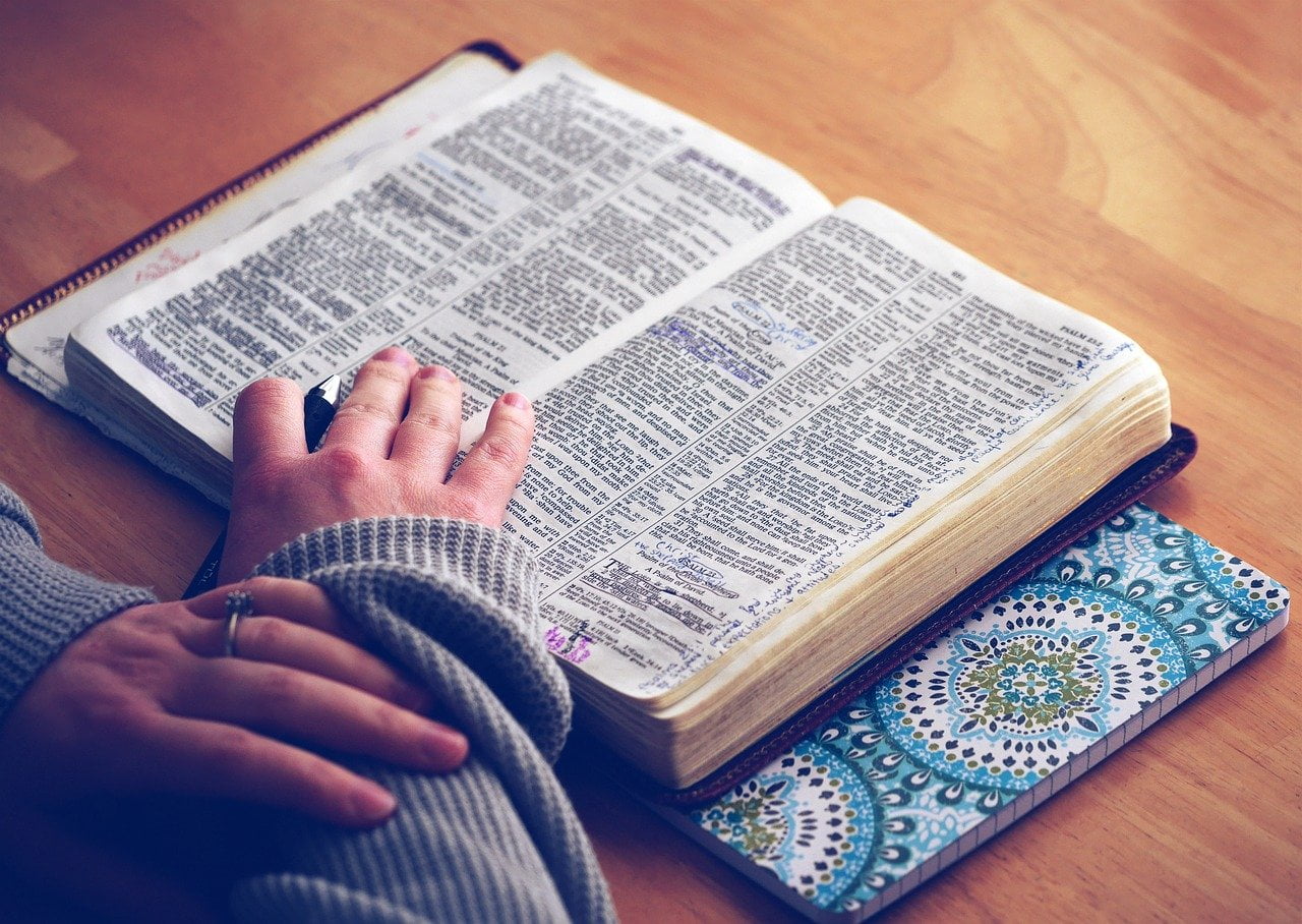 Interpretare vis in care apare o Biblie