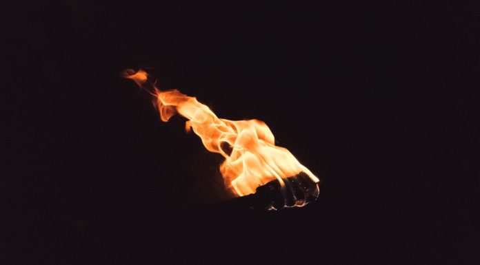 Interpretare vis in care apare o faclie