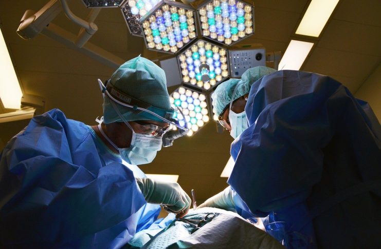 Interpretare vis in care apare o operatie a opera incizie