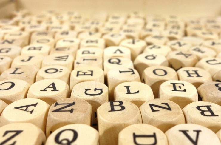 Interpretare vis in care apare un alfabet