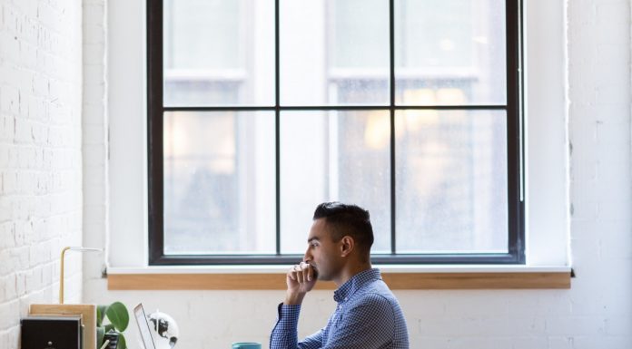 Interpretare vis in care apare un birou