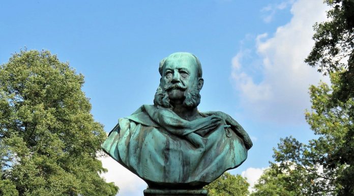 Interpretare vis in care apare un bust