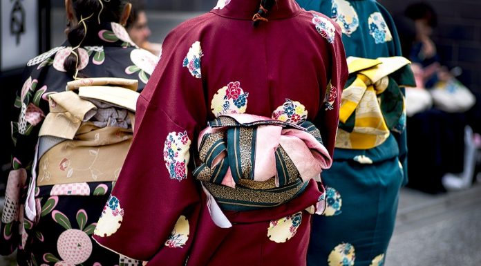 Interpretare vis in care apare un chimono