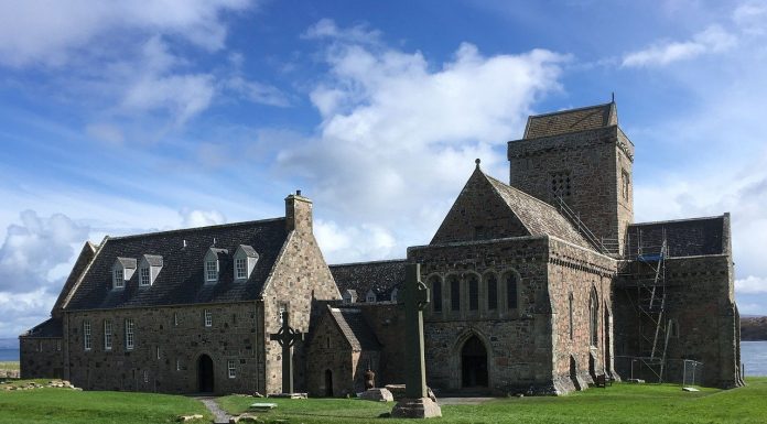 Interpretare vis in care apare un edificiu