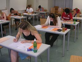 Interpretare vis in care apare un examen