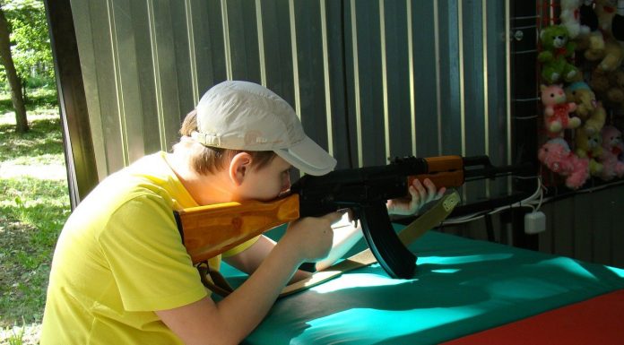 Interpretare vis in care apare un kalasnikov