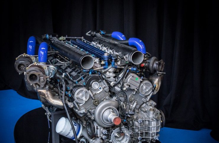 Interpretare vis in care apare un motor