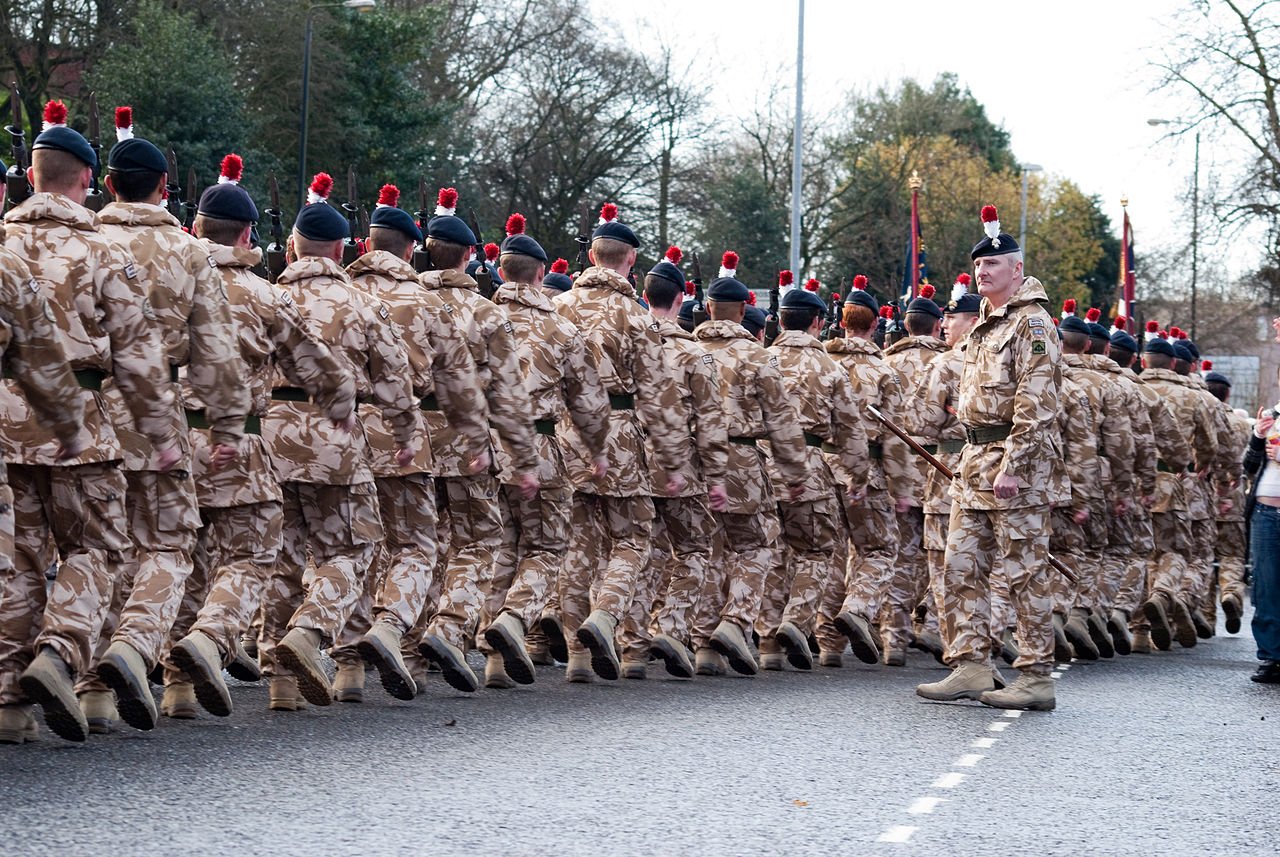 Interpretare vis in care apare un regiment