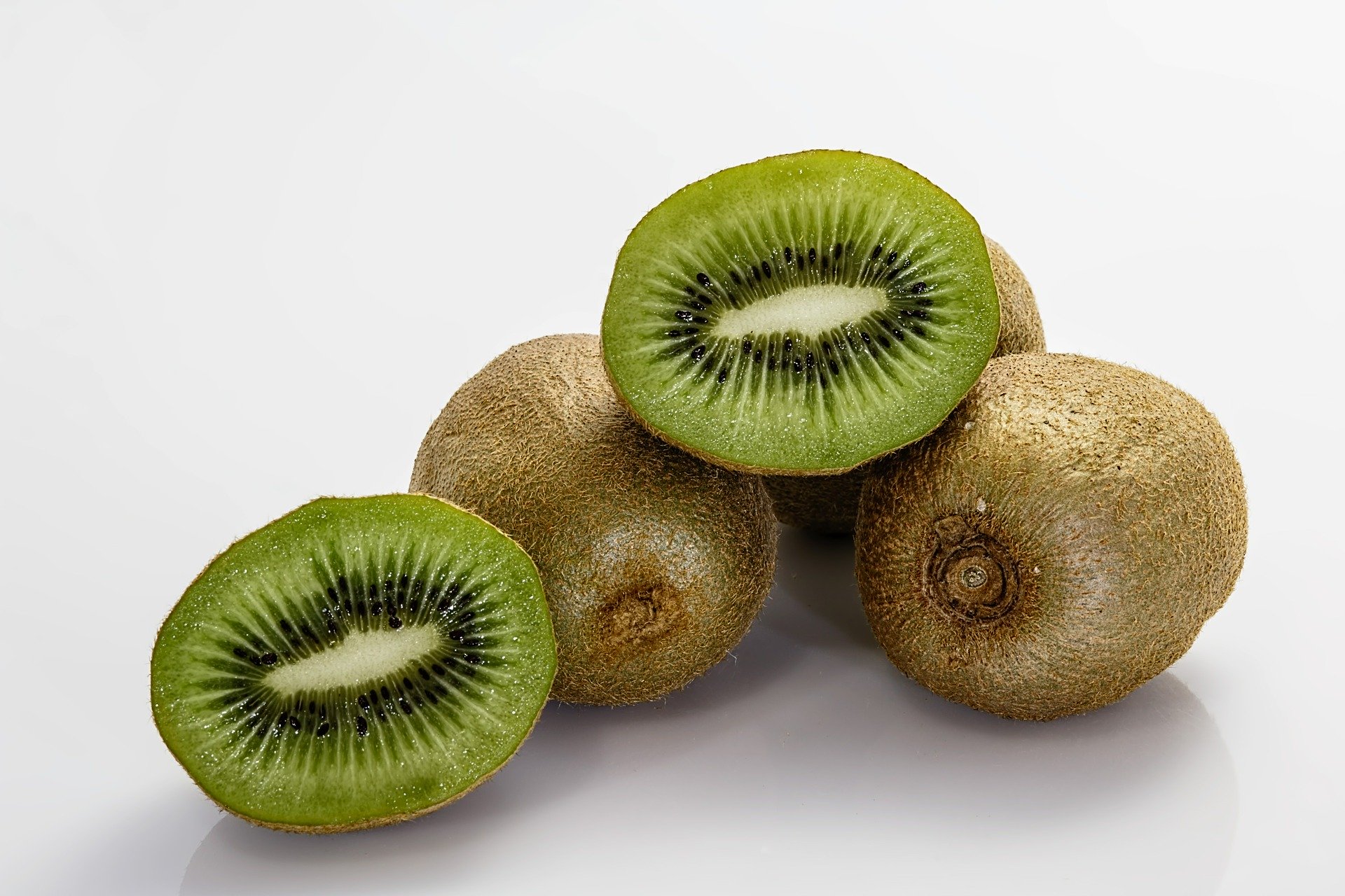 fructe kiwi