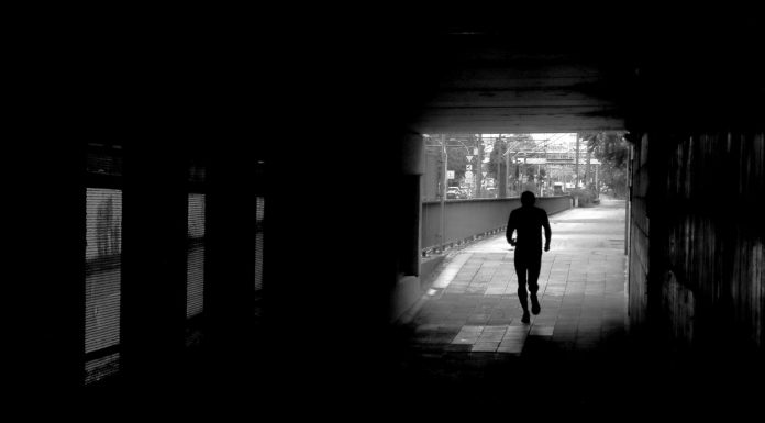 Interpretare vis in care alergi pe strada si e noapte