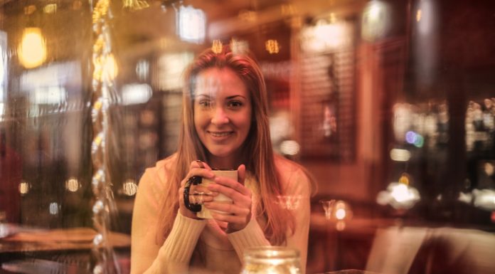 Interpretare vis în care cineva te îmbie să bei la restaurant Interpretare vis in care cineva te imbie sa bei la restaurant