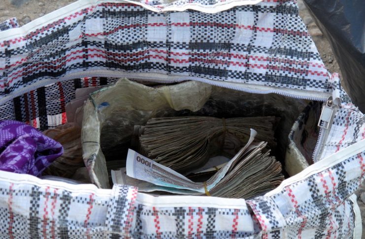Interpretare vis în care duci plase pline cu bani la bancă Interpretare vis in care duci plase pline cu bani la banca