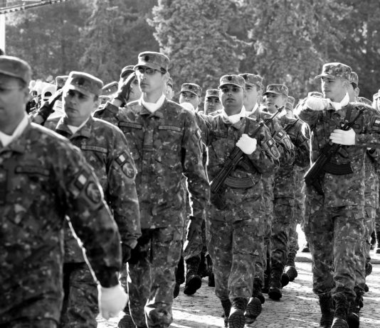 Interpretare vis in care esti incorporat in armata