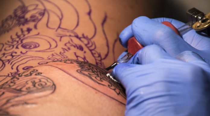 Interpretare vis in care iti face cineva tatuaje pe corp