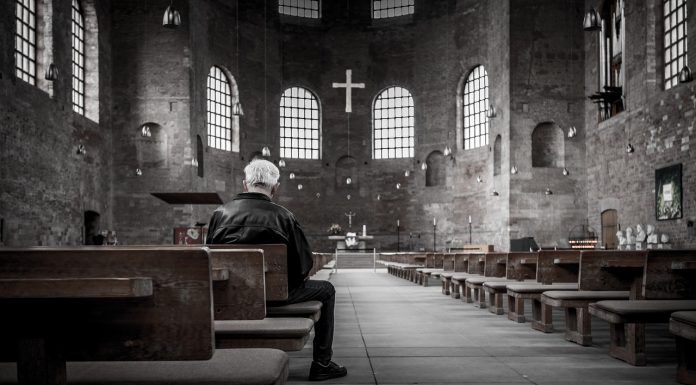 Interpretare vis in care iti faci cruce in biserica