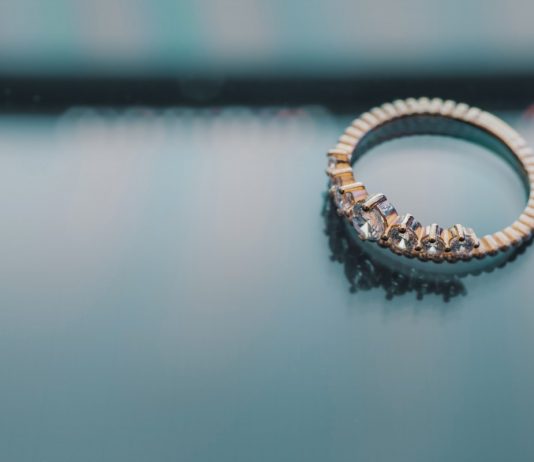 Interpretare vis in care te scufunzi in apa si gasesti un