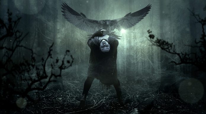 Interpretare vis in care te strange in brate un demon