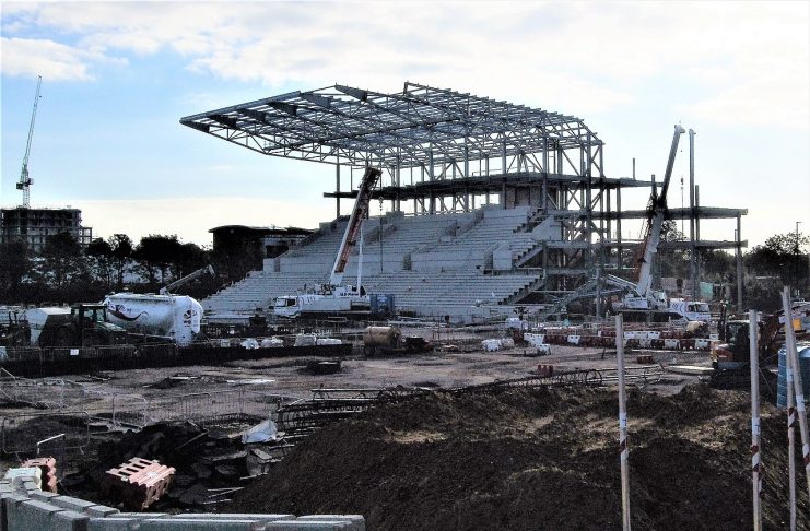 Interpretare vis in care esti pe un stadion care se prabuseste