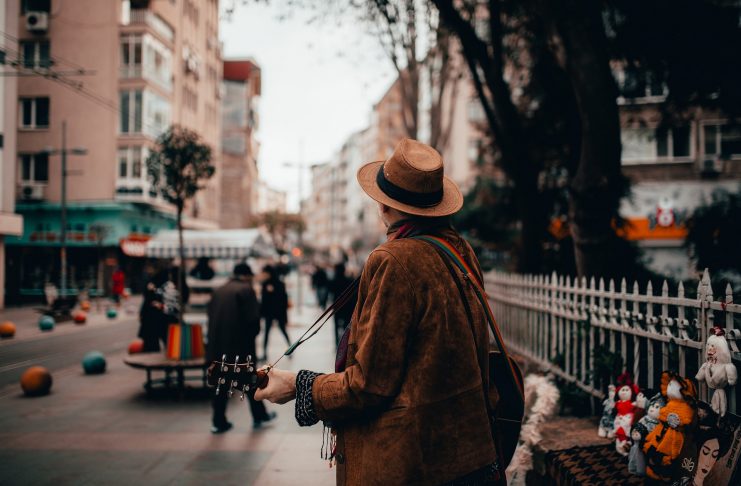 Interpretare vis în care îți cântă la masă niște muzicanți Interpretare vis in care iti canta la masa niste muzicanti