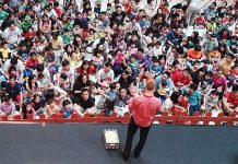Interpretare vis in care vorbesti pe o scena in fata unei multimi