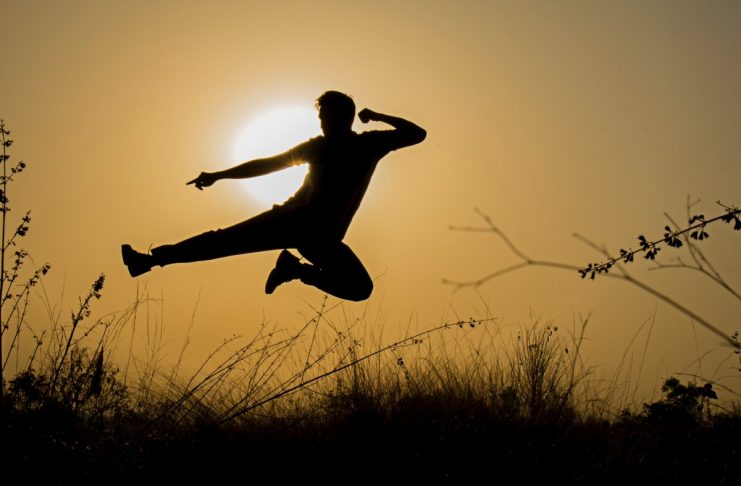 Interpretare vis in care dai cu piciorul in lucrurile din jurul tau