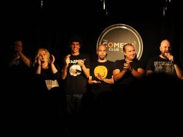 Interpretare vis in care faci stand-up comedy si toata lumea rade la glumele tale