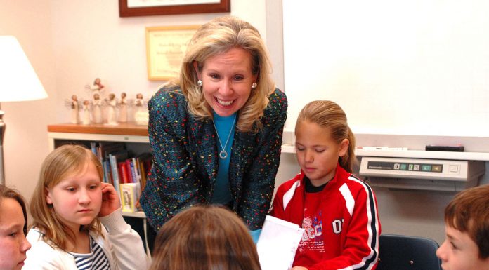 Interpretare vis in care esti pe post de consilier si ajuti pe cineva care sufera