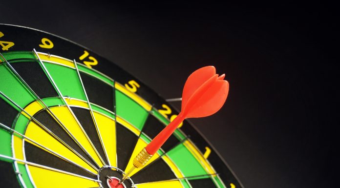 Interpretare vis in care joci darts cu prietenii in oras