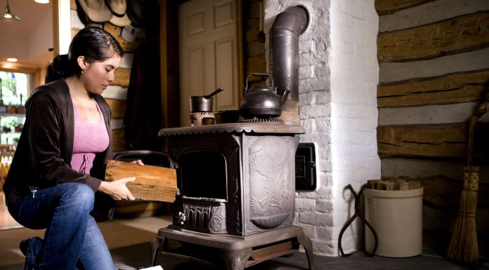 Interpretare vis în care pui lemne în sobă pentru a aprinde focul