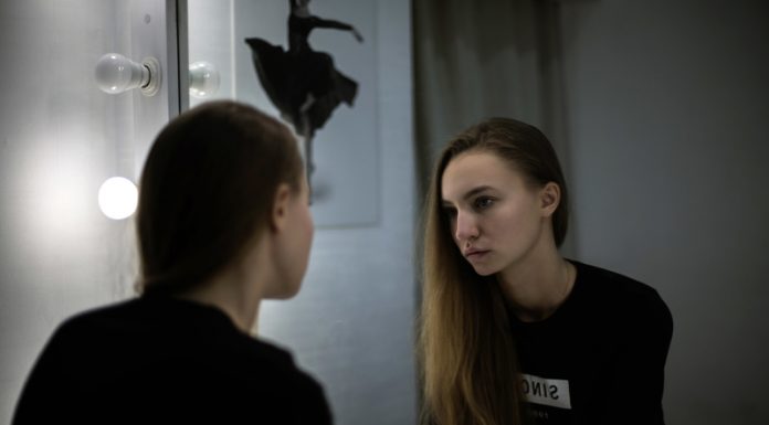 Interpretare vis in care te vezi ca fiind un urat pe care il detesta lumea