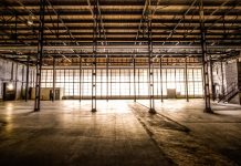 Interpretare vis in care esti intr-un depozit gol