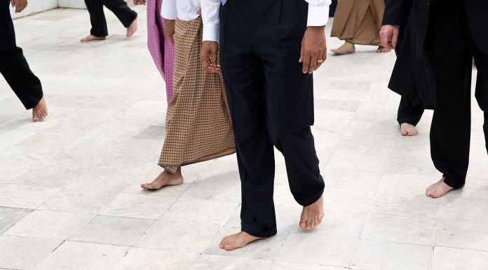 Interpretare vis in care umbli descult pe strada