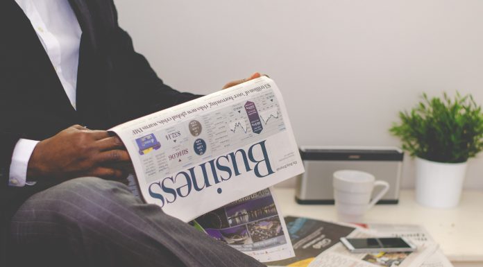 Interpretare vis in care apari prin ziare, reviste sau panouri publicitare