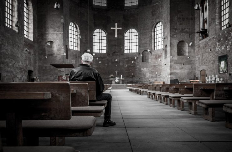 Interpretare vis in care te rogi intr-o biserica