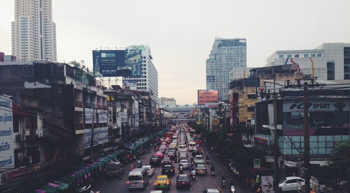 Interpretare vis in care esti blocat intr-o masina in circulatie