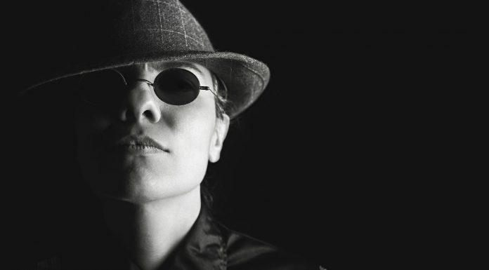 Interpretare vis in care esti un spion sau spionezi pe cineva