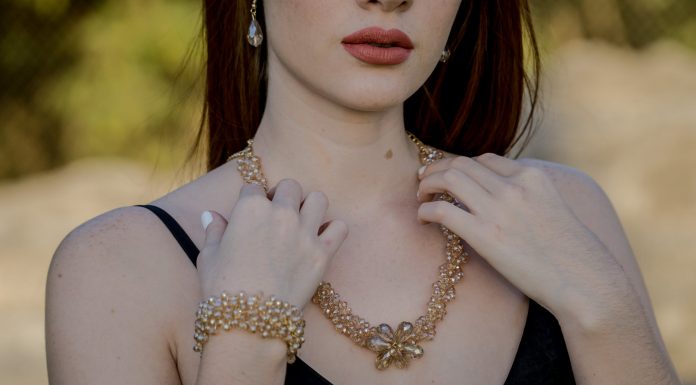 Interpretare vis in care porti bijuterii multe si obiecte pretioase de lux