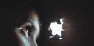Interpretare vis în care te ascunzi de cineva în dulap sau într-o cameră Interpretare vis in care te ascunzi de cineva in dulap sau intr-o camera