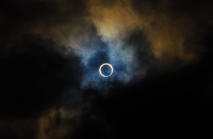 Interpretare vis în care privești o eclipsă de soare sau de lună Interpretare vis in care privesti o eclipsa de soare sau de luna