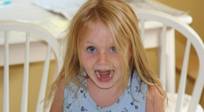 Interpretare vis in care apare o fetita rea care face prostii