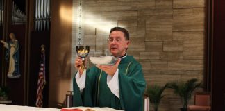 Interpretare vis in care apare un preot care se roaga in biserica
