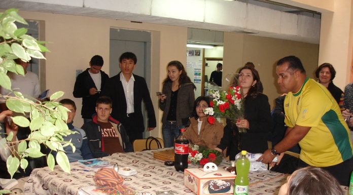 Interpretare vis in care apar la ziua ta de nastere persoane necunoscute