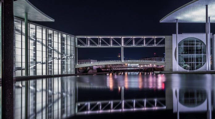 Interpretare vis in care esti in fata unei cladiri si nu gasesti pe unde sa intri